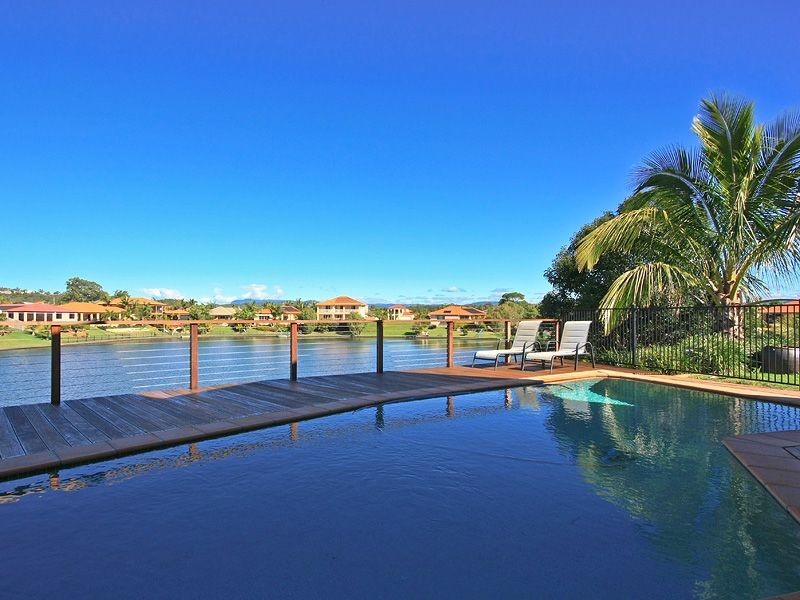 13 St Helens Court, Burleigh Waters QLD 4220