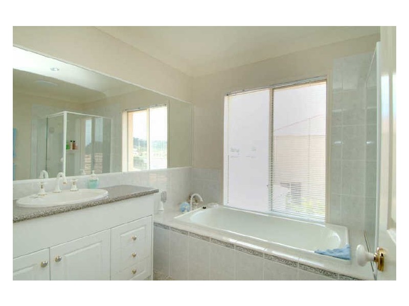 13 St Helens Court, Burleigh Waters QLD 4220