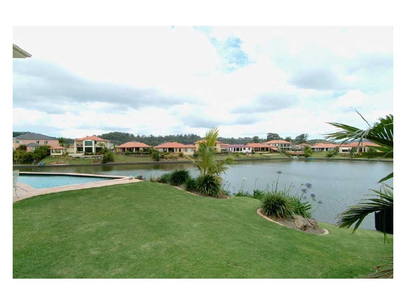 13 St Helens Court, Burleigh Waters QLD 4220