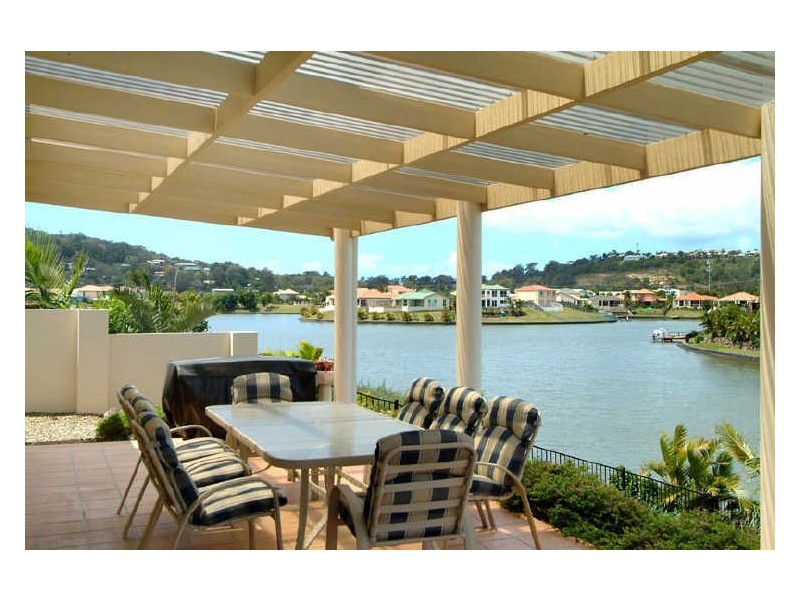 13 St Helens Court, Burleigh Waters QLD 4220