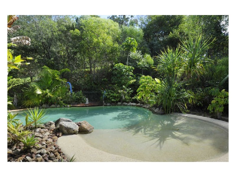 8 Wisteria Court, Tallebudgera Valley QLD 4228