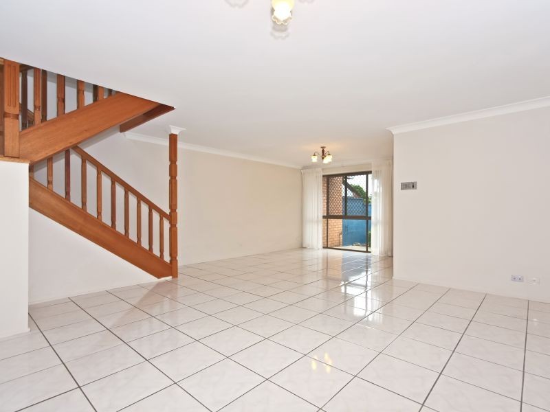 2/80 Christine Avenue, Burleigh Waters QLD 4220