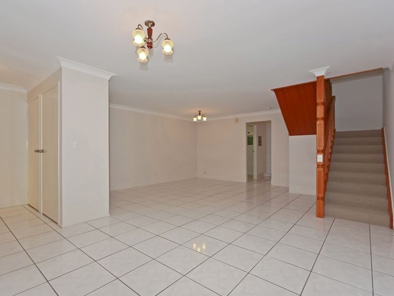 2/80 Christine Avenue, Burleigh Waters QLD 4220