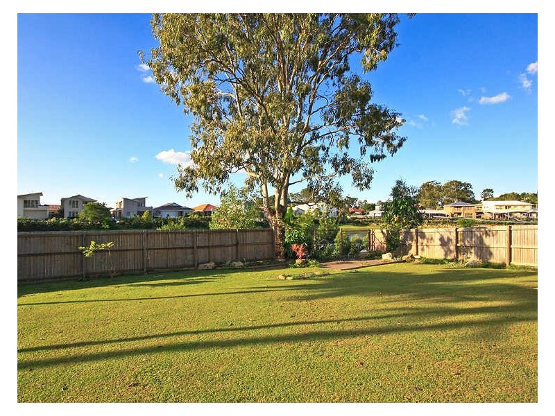 33 Brier Crescent, Varsity Lakes QLD 4227