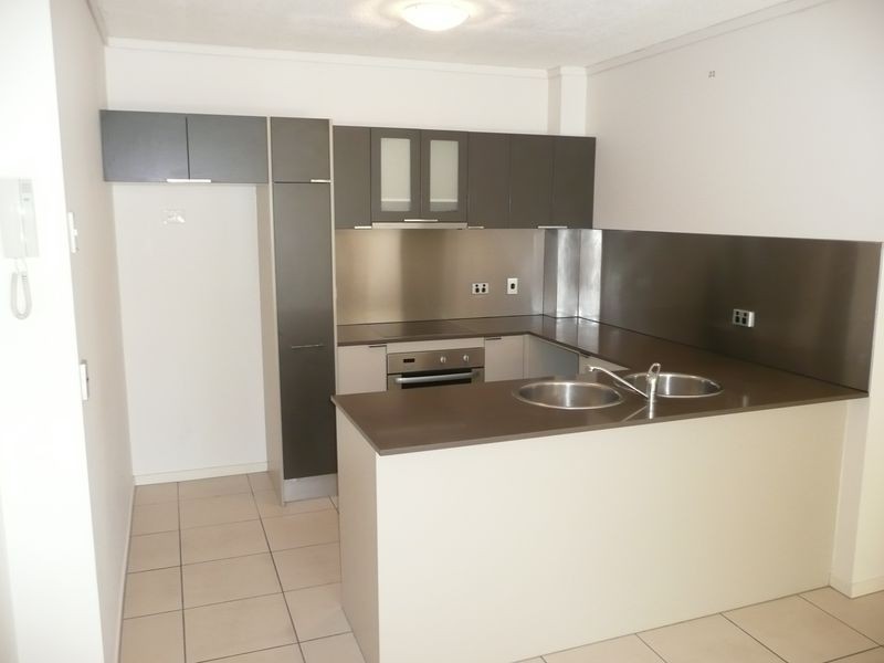 1/119 Sunshine Parade, Miami QLD 4220