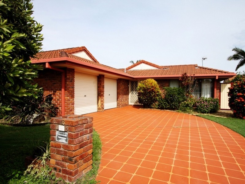 8 Oriole Court, Burleigh Waters QLD 4220