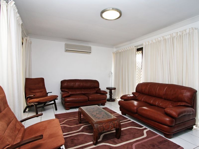 8 Oriole Court, Burleigh Waters QLD 4220