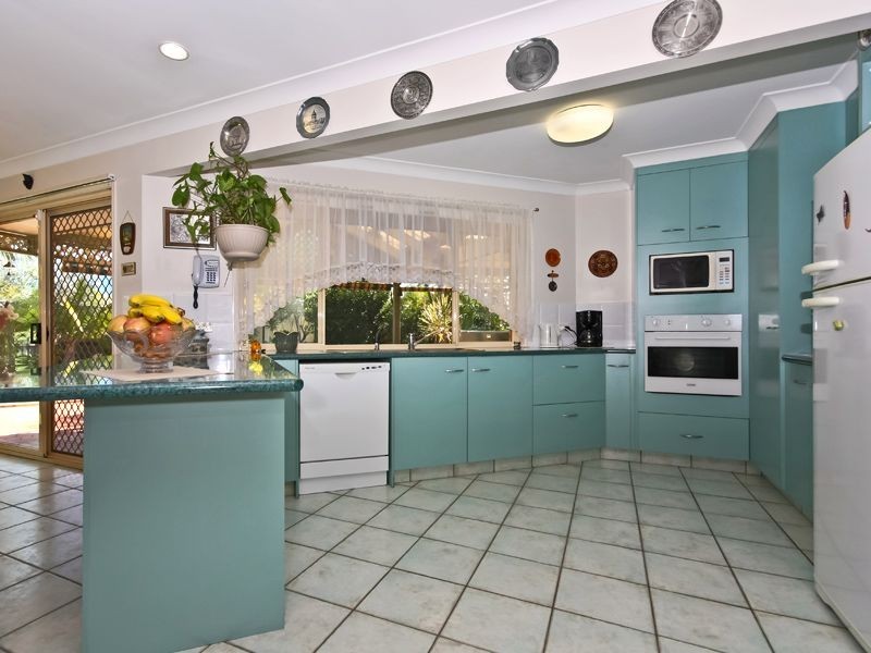 81 Coronet Crescent, Burleigh Waters QLD 4220