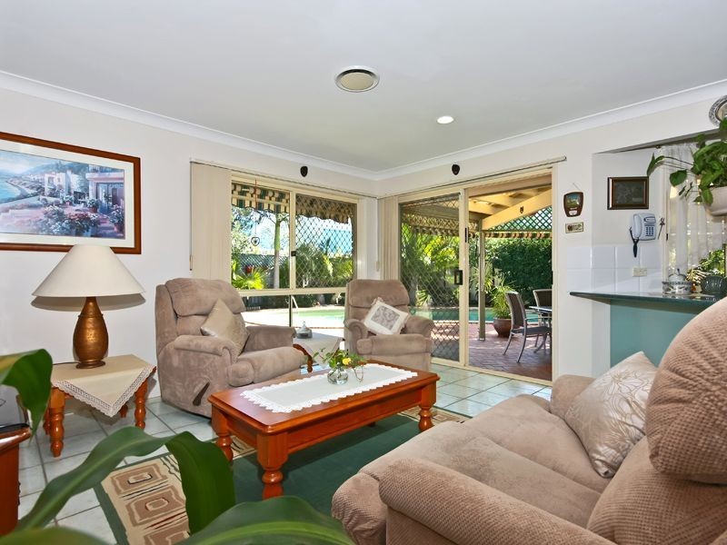 81 Coronet Crescent, Burleigh Waters QLD 4220
