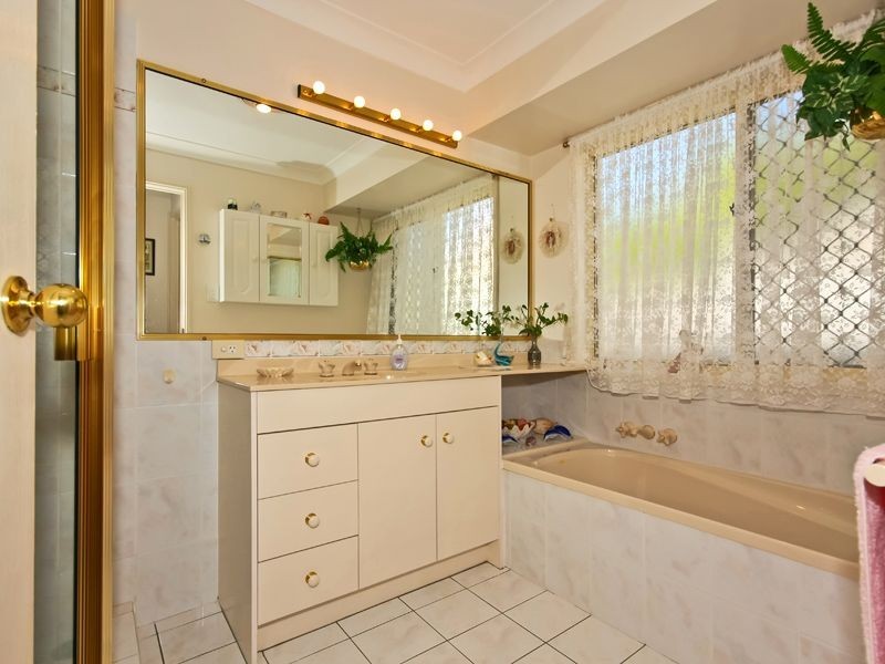 81 Coronet Crescent, Burleigh Waters QLD 4220