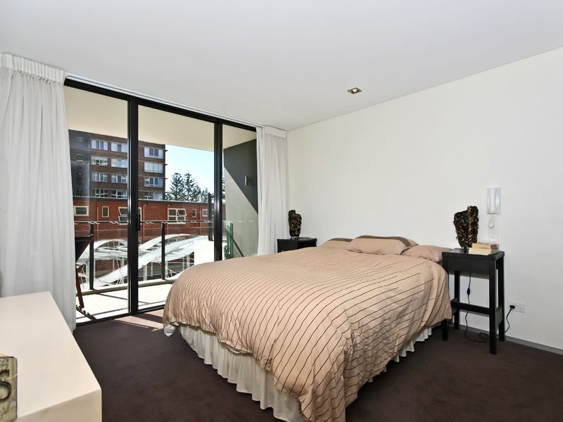 1025/2 The Esplanade, Burleigh Heads QLD 4220