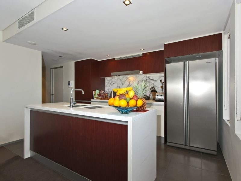 1025/2 The Esplanade, Burleigh Heads QLD 4220