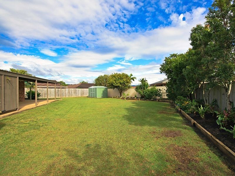 22 Honeywood Court, Burleigh Waters QLD 4220