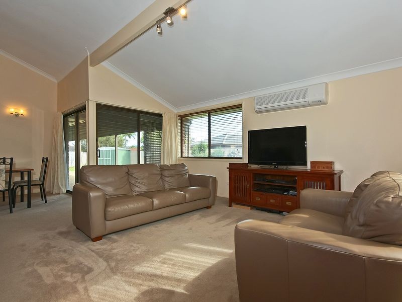 22 Honeywood Court, Burleigh Waters QLD 4220