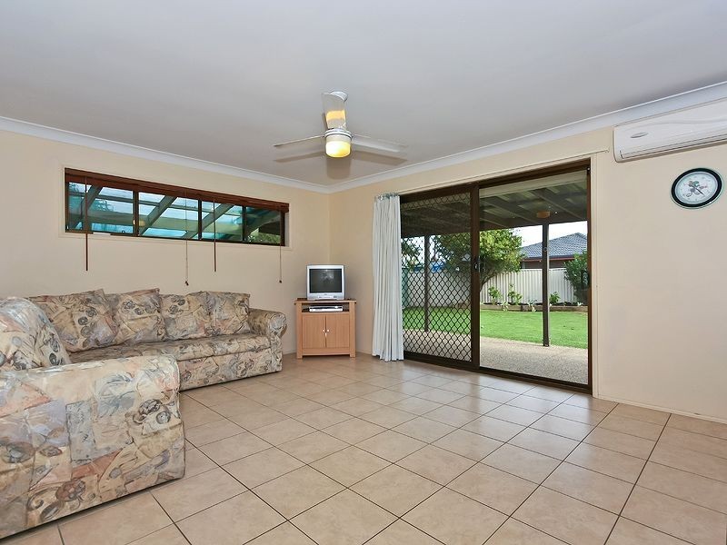 22 Honeywood Court, Burleigh Waters QLD 4220