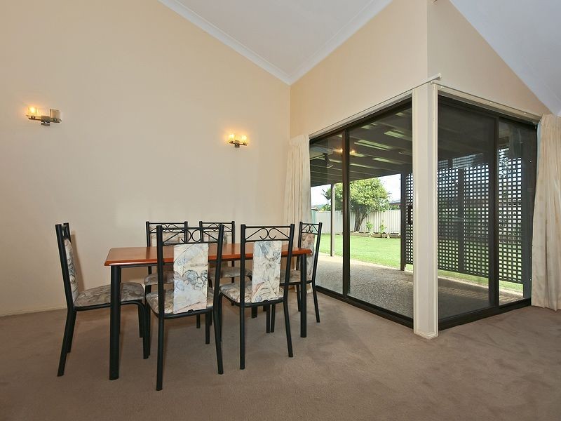 22 Honeywood Court, Burleigh Waters QLD 4220