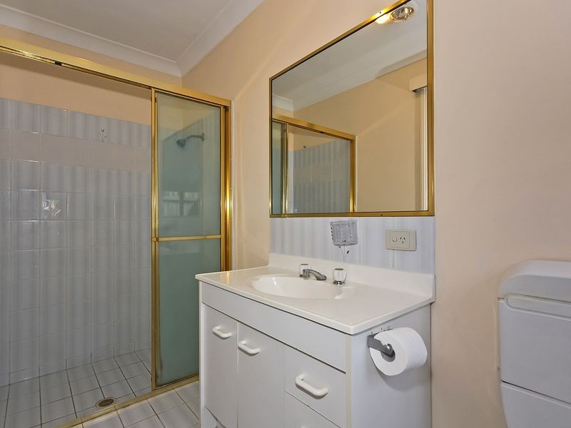 22 Honeywood Court, Burleigh Waters QLD 4220