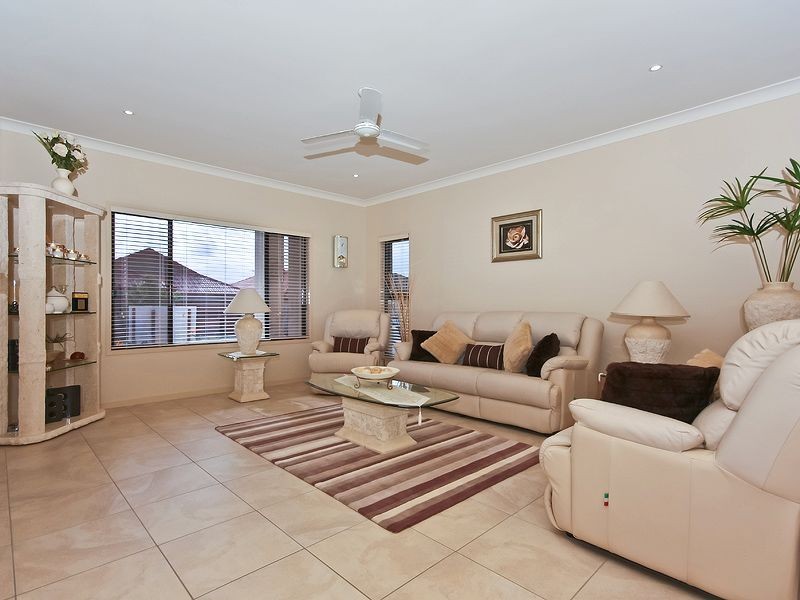 14 Gerona Circuit, Varsity Lakes QLD 4227