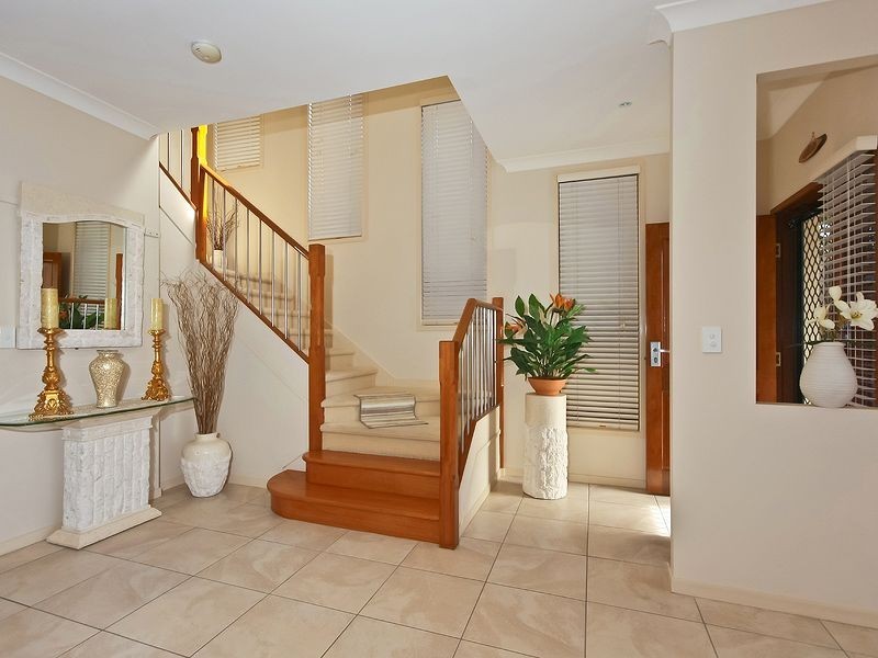 14 Gerona Circuit, Varsity Lakes QLD 4227