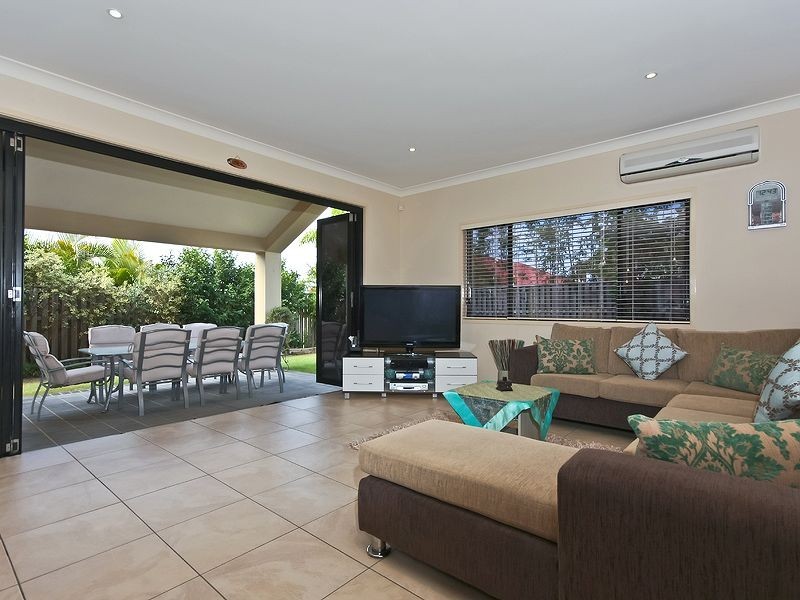 14 Gerona Circuit, Varsity Lakes QLD 4227