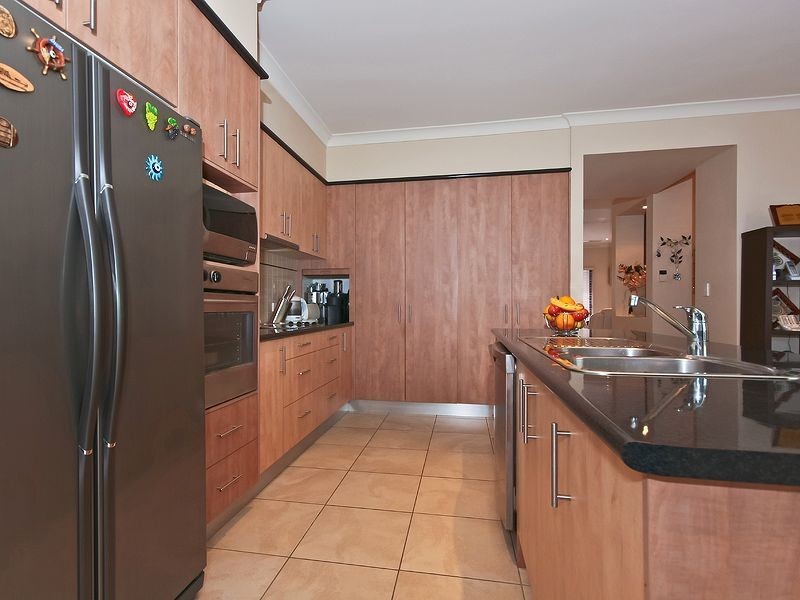 14 Gerona Circuit, Varsity Lakes QLD 4227