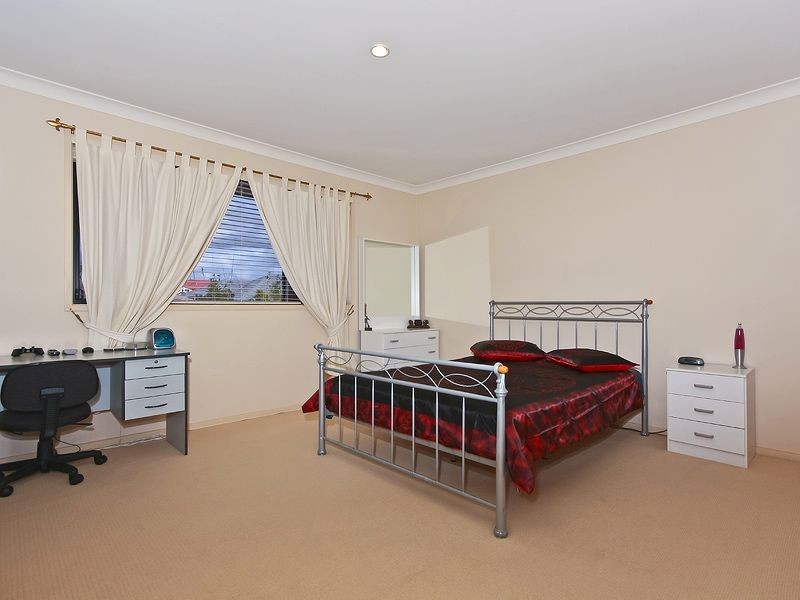 14 Gerona Circuit, Varsity Lakes QLD 4227