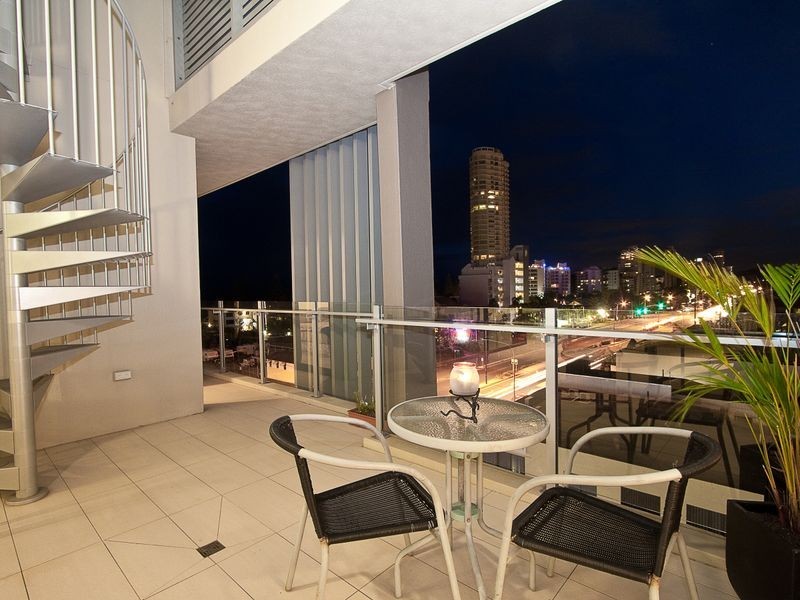 220/1 Toombul Avenue, Miami QLD 4220