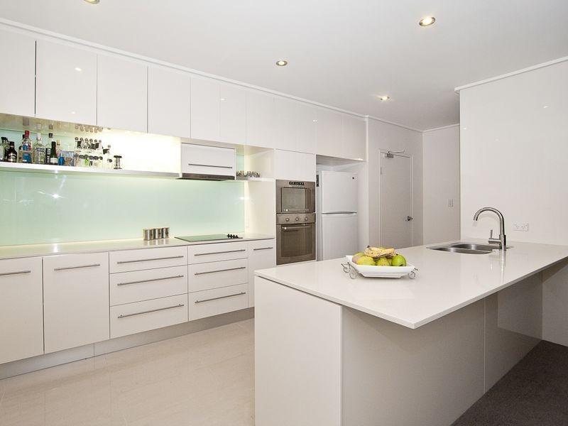 220/1 Toombul Avenue, Miami QLD 4220