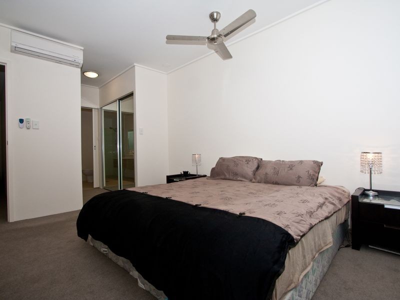 220/1 Toombul Avenue, Miami QLD 4220