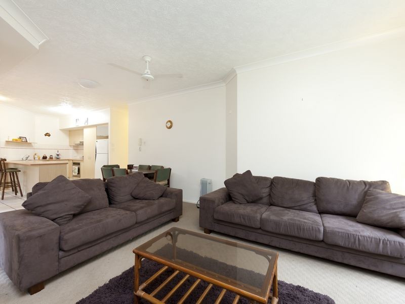 2/5 Ewart Street, Burleigh Heads QLD 4220