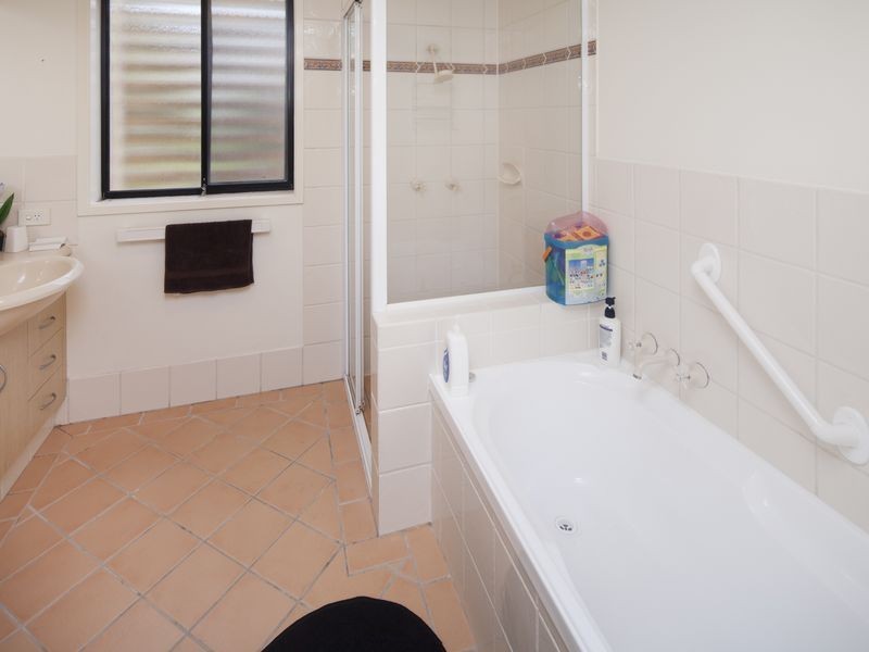 2/5 Ewart Street, Burleigh Heads QLD 4220