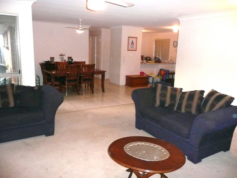 2 Pristine Court, Varsity Lakes QLD 4227