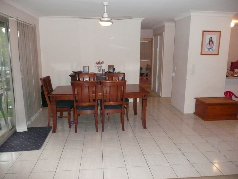 2 Pristine Court, Varsity Lakes QLD 4227