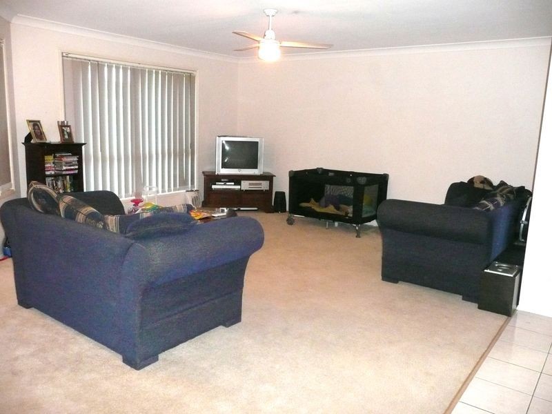 2 Pristine Court, Varsity Lakes QLD 4227