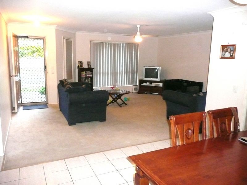 2 Pristine Court, Varsity Lakes QLD 4227