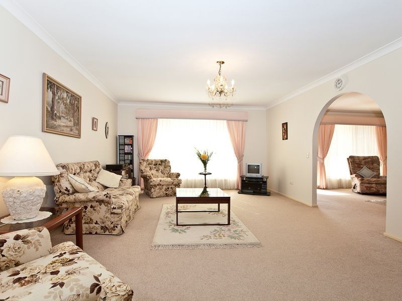 2 Wagtail Court, Burleigh Waters QLD 4220