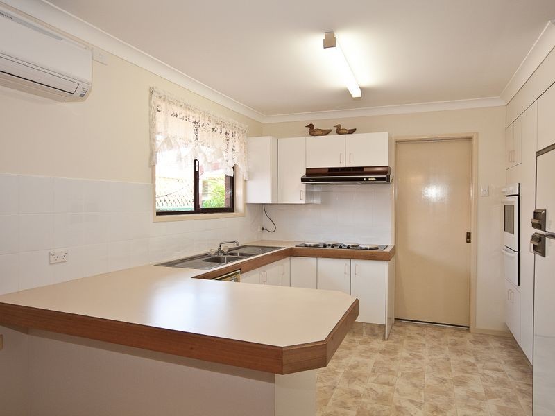 2 Wagtail Court, Burleigh Waters QLD 4220