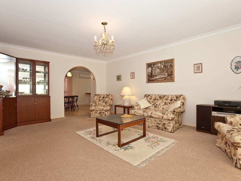 2 Wagtail Court, Burleigh Waters QLD 4220