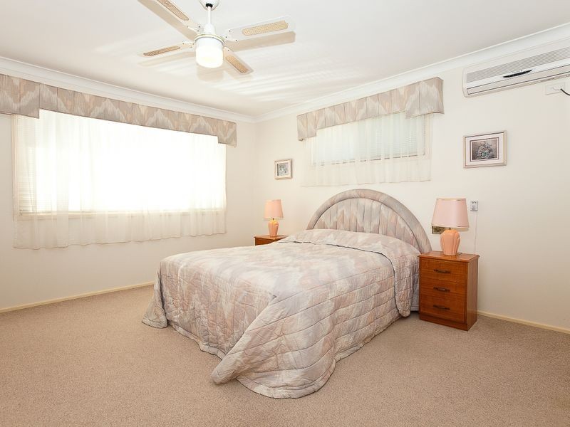 2 Wagtail Court, Burleigh Waters QLD 4220