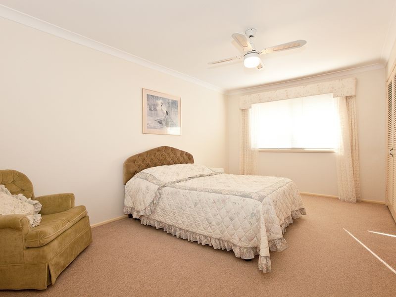 2 Wagtail Court, Burleigh Waters QLD 4220