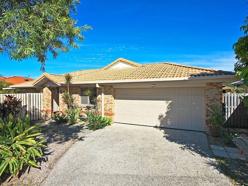 8 Redwing Court, Burleigh Waters QLD 4220