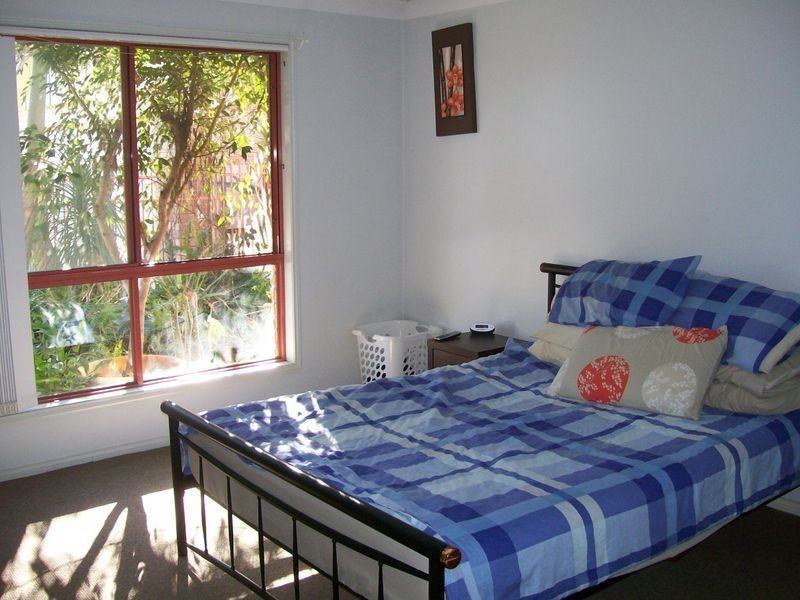 8 Bowerbird Place, Burleigh Waters QLD 4220