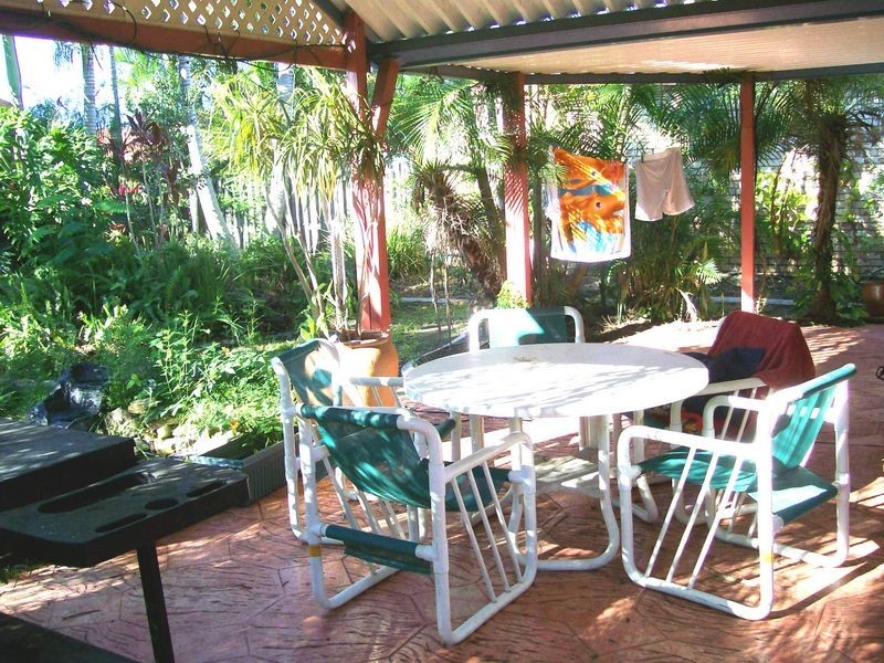 8 Bowerbird Place, Burleigh Waters QLD 4220