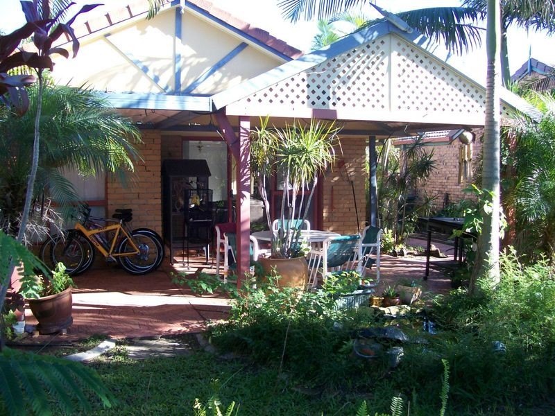 8 Bowerbird Place, Burleigh Waters QLD 4220
