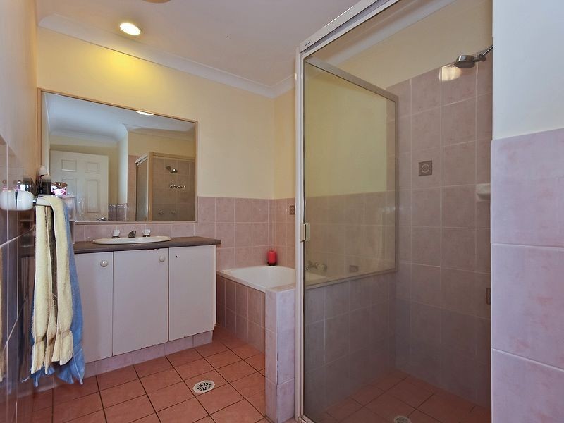 2/4 Woolahra Court, Varsity Lakes QLD 4227