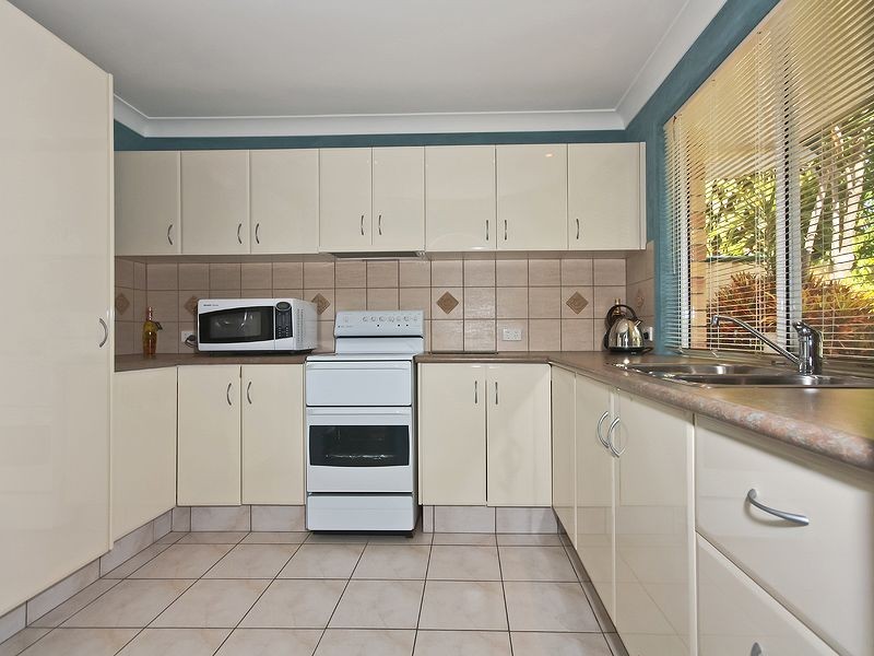 2/108 Nobby Parade, Miami QLD 4220