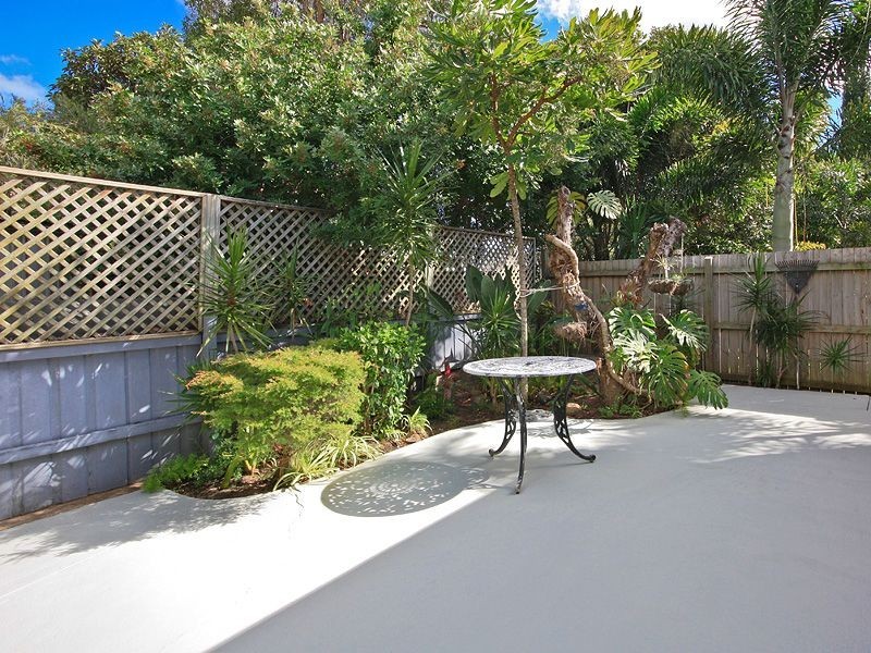 2/108 Nobby Parade, Miami QLD 4220