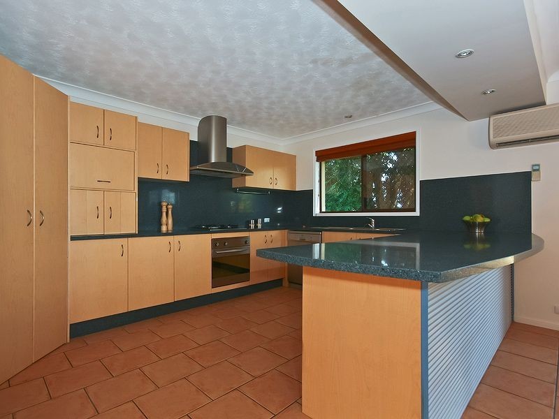 5 Parakeet Place, Burleigh Waters QLD 4220