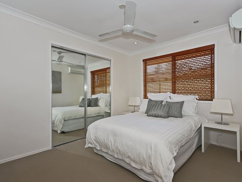 5 Parakeet Place, Burleigh Waters QLD 4220