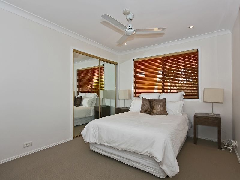 5 Parakeet Place, Burleigh Waters QLD 4220